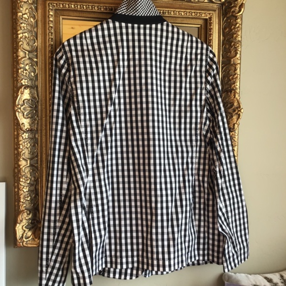 Blazer - Picture 3 of 4